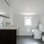 Avenida Roof 아파트
