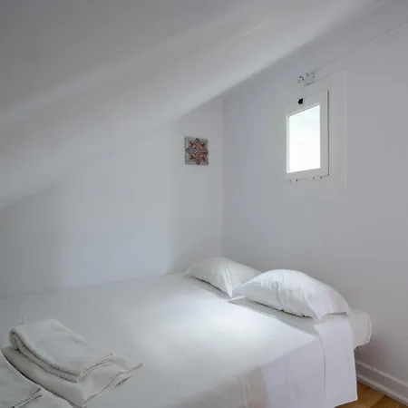 118 D - Avenida Roof * Lisbon