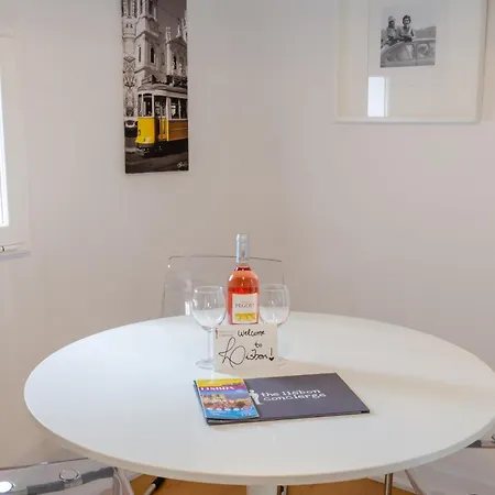 118 D - Avenida Roof Apartment Lisbon