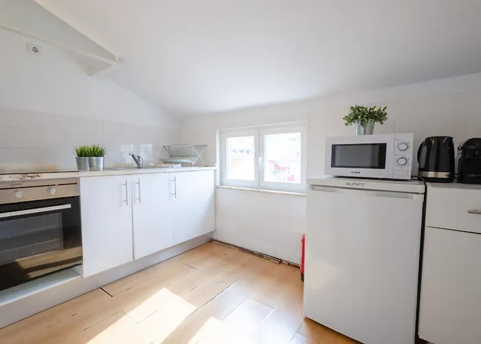 118 D - Avenida Roof * Lisbon