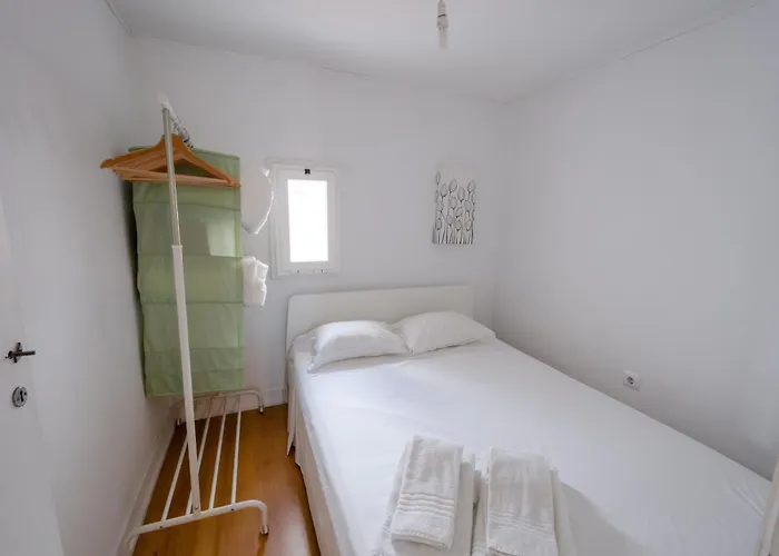 118 D - Avenida Roof Apartment