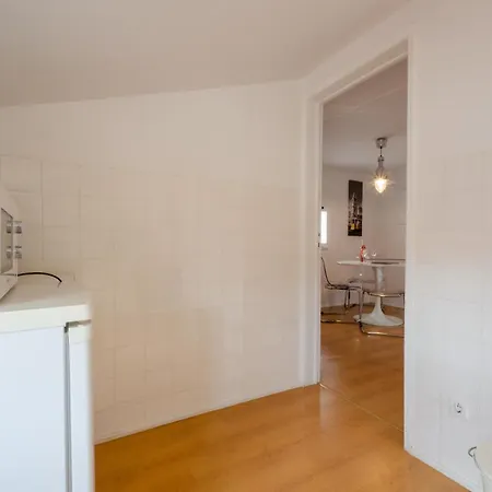 118 D - Avenida Roof *